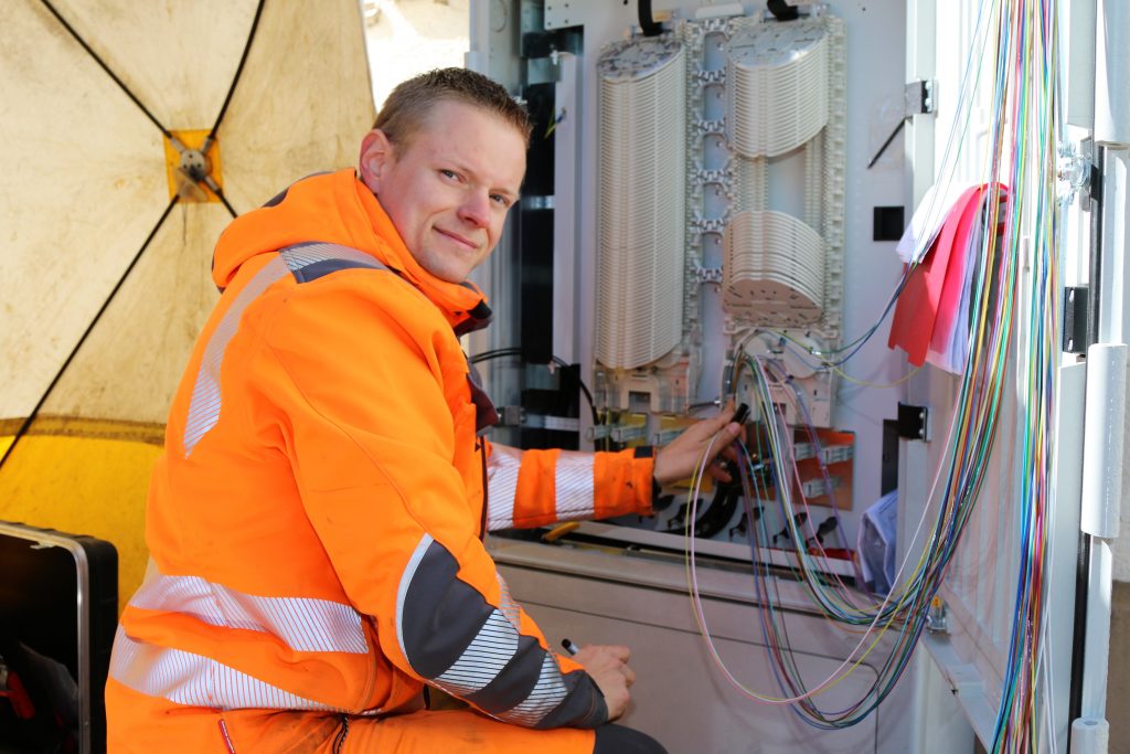 Techniker Breitbandausbau Glasfasernetze