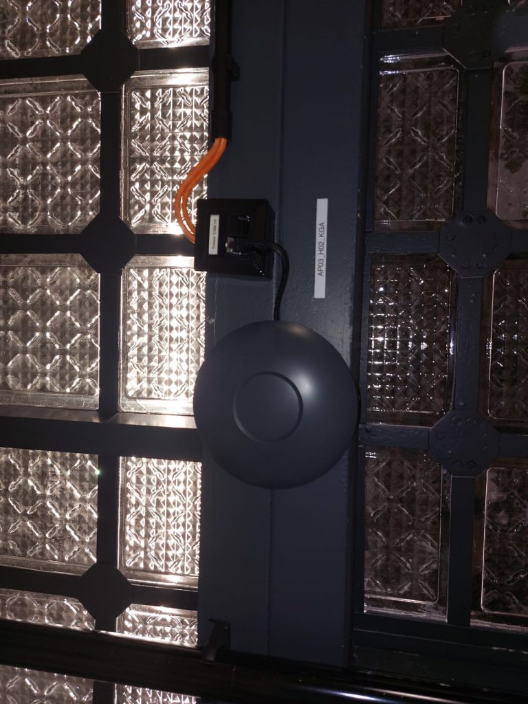 WLAN Access Point Farblich Umgebung Angepasst